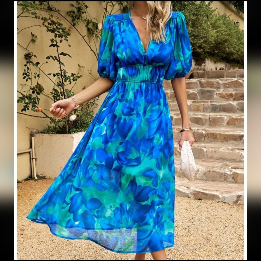 Elings Floral V-neck Dress in Blue & Green